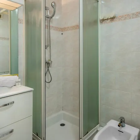 Eden Palace 3 - Happy *