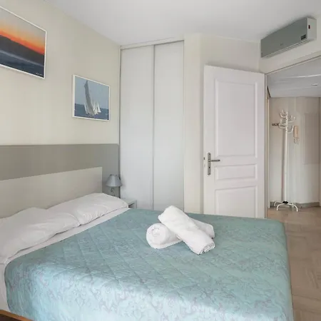 Eden Palace 3 - Happy