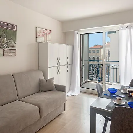 Eden Palace 3 - Happy Апартаменты