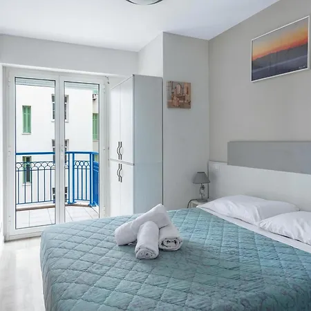 Apartmán Eden Palace 3 200M From The Promenade - Happy Rentals