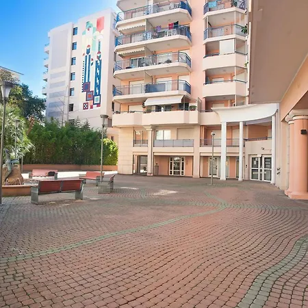 Eden Palace 3 200M From The Promenade - Happy Rentals *