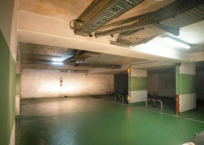 Eden Palace 3 - Happy Апартаменти Мантон