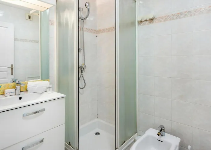 Eden Palace 3 - Happy