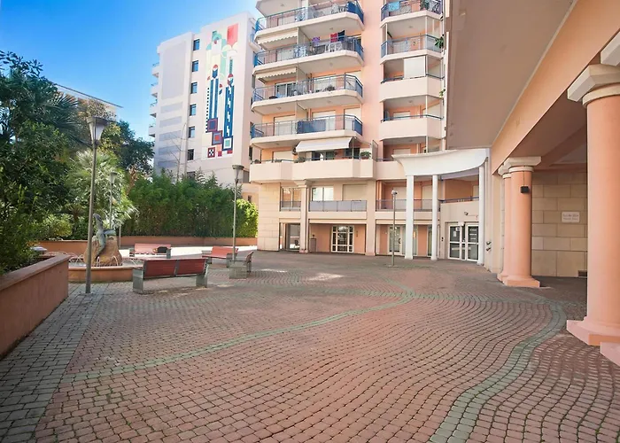 Eden Palace 3 - Happy *